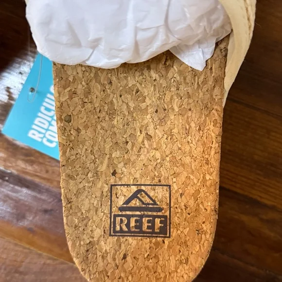 Brand new Reef Cushion Vista Hi Vintage Raffia sandals – never worn - Picture 3 of 7